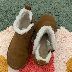 Koolaburra Tan Kids Boots with White Lining